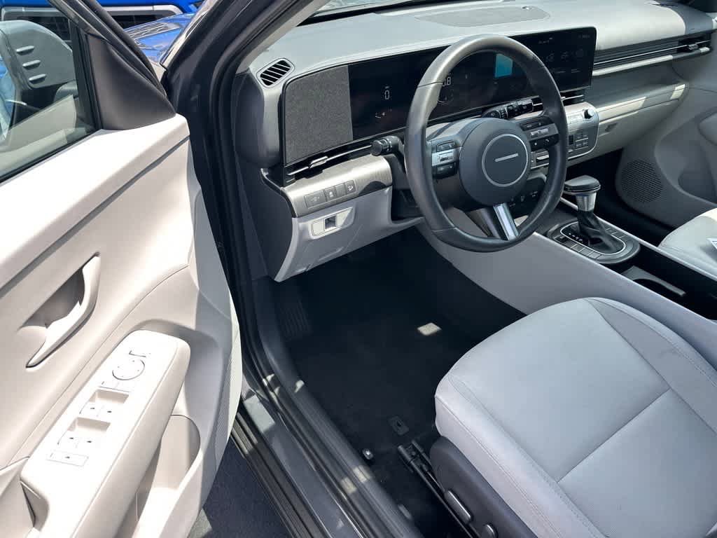 Used 2024 Hyundai Kona SEL FWD image 9