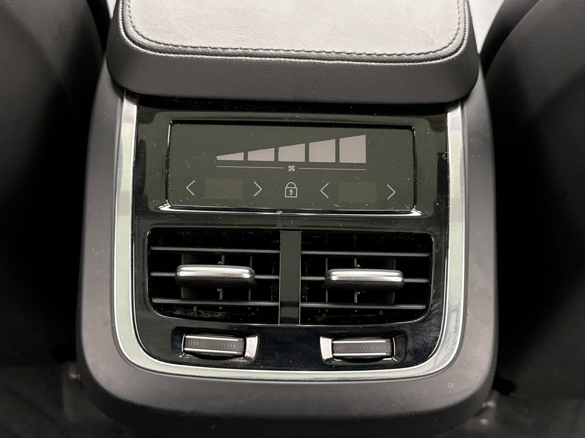 Used 2025 Volvo XC90 B5 Core image 20