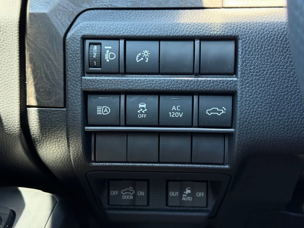Used 2024 Toyota Tacoma Limited w/ Limited Package (LT) AWD/4WD image 39