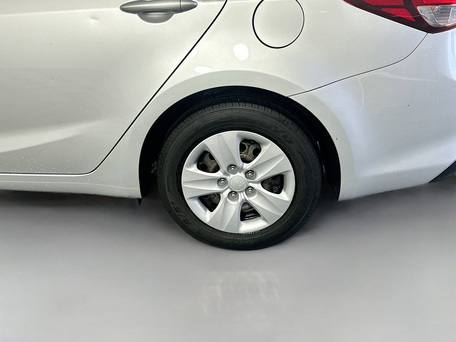 Used 2017 Kia Forte LX FWD image 28