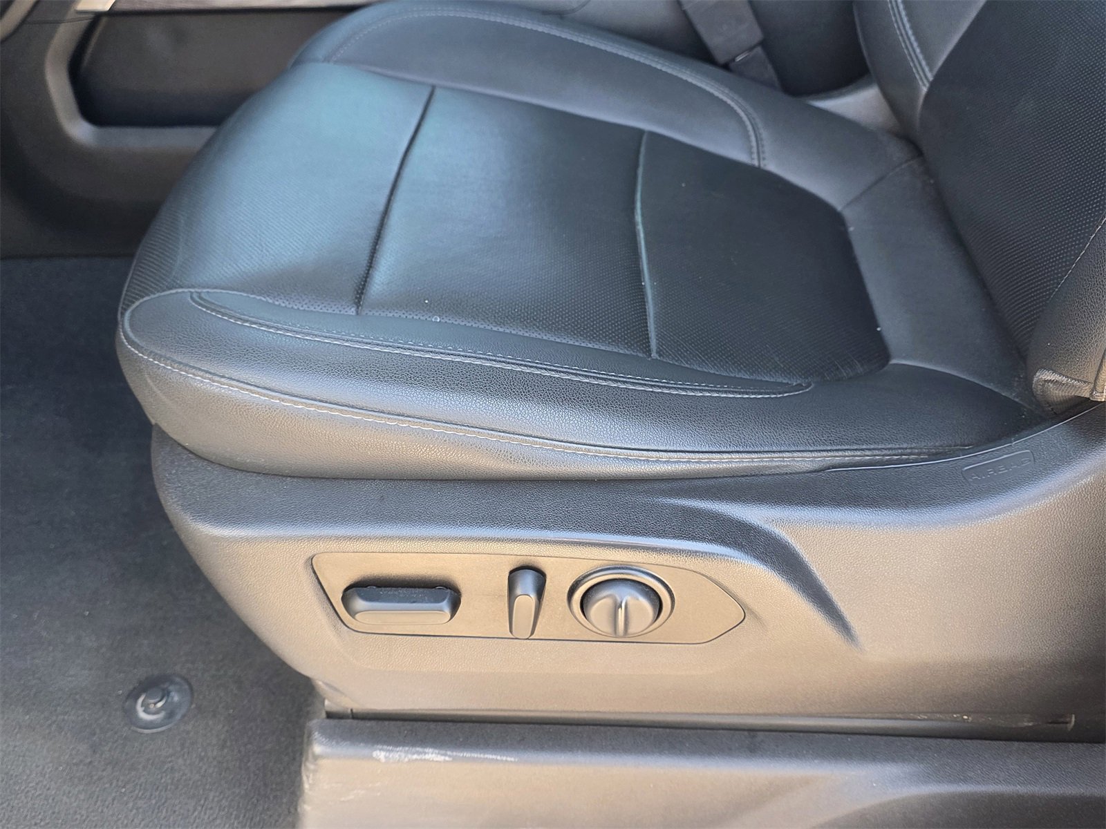 Used 2021 Chevrolet Silverado 1500 LTZ w/ LTZ Convenience Package II image 21