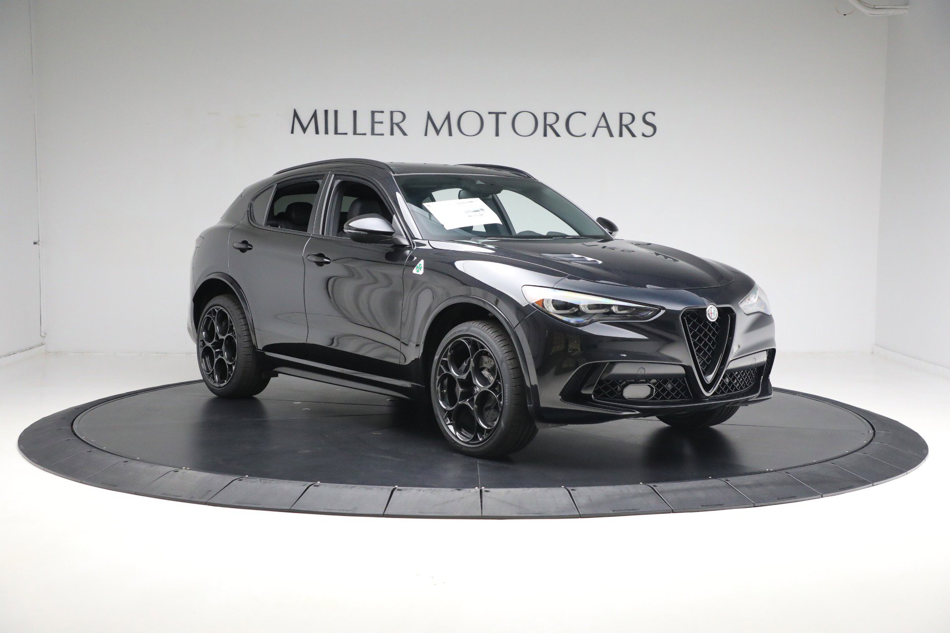 New 2024 Alfa Romeo Stelvio Quadrifoglio w/ Active Assist Plus Package AWD/4WD image 28