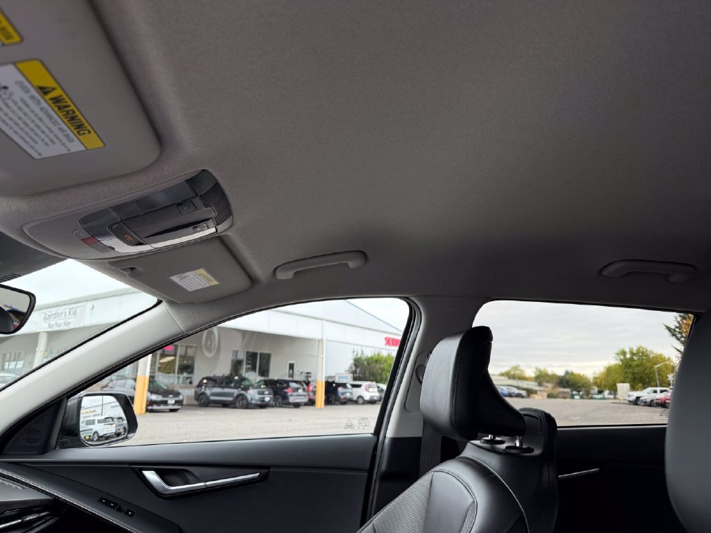 Certified 2023 Kia Niro Wind FWD image 17