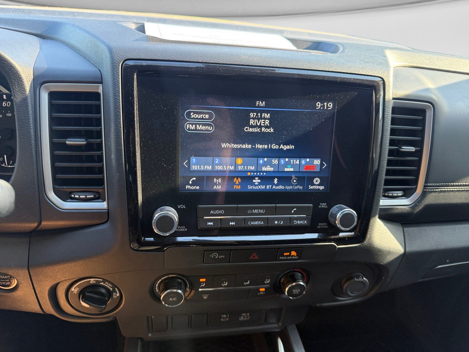 Used 2023 Nissan Frontier SV AWD/4WD image 27