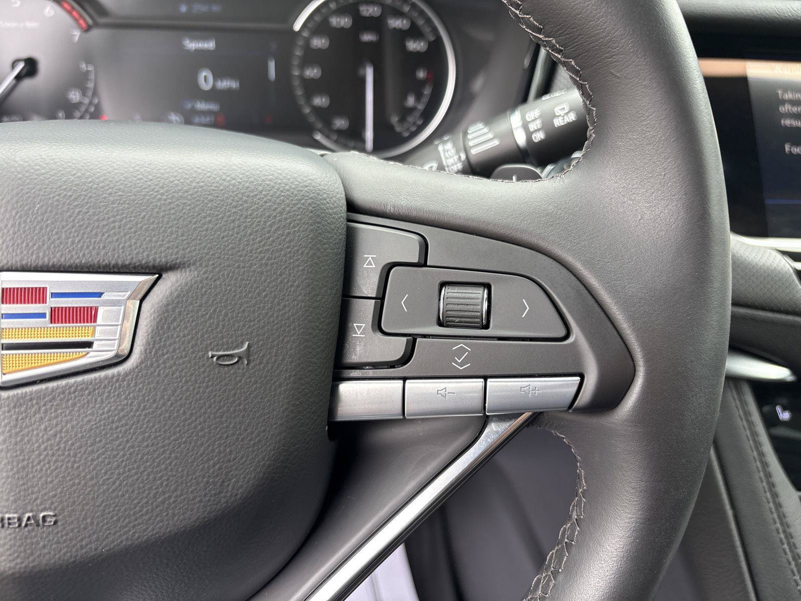 Used 2025 Cadillac XT6 Luxury FWD image 18