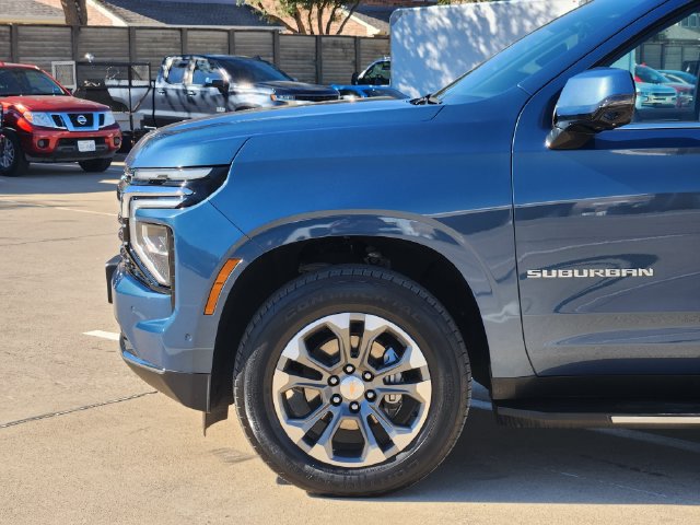 Used 2025 Chevrolet Suburban LT w/ Comfort Package AWD/4WD image 15