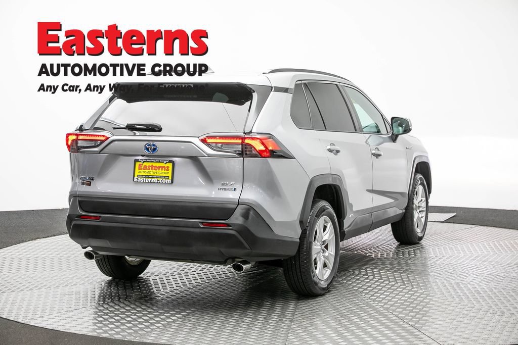 Used 2021 Toyota RAV4 XLE w/ XLE Grade Weather Package AWD/4WD image 5