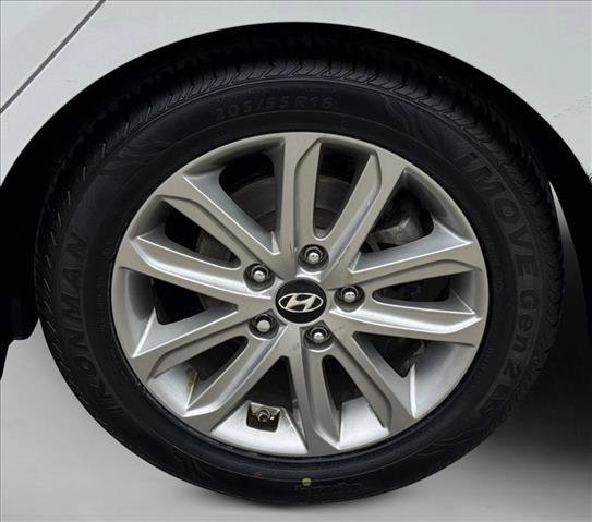 Used 2016 Hyundai Elantra SE w/ Option Group 02 FWD image 9