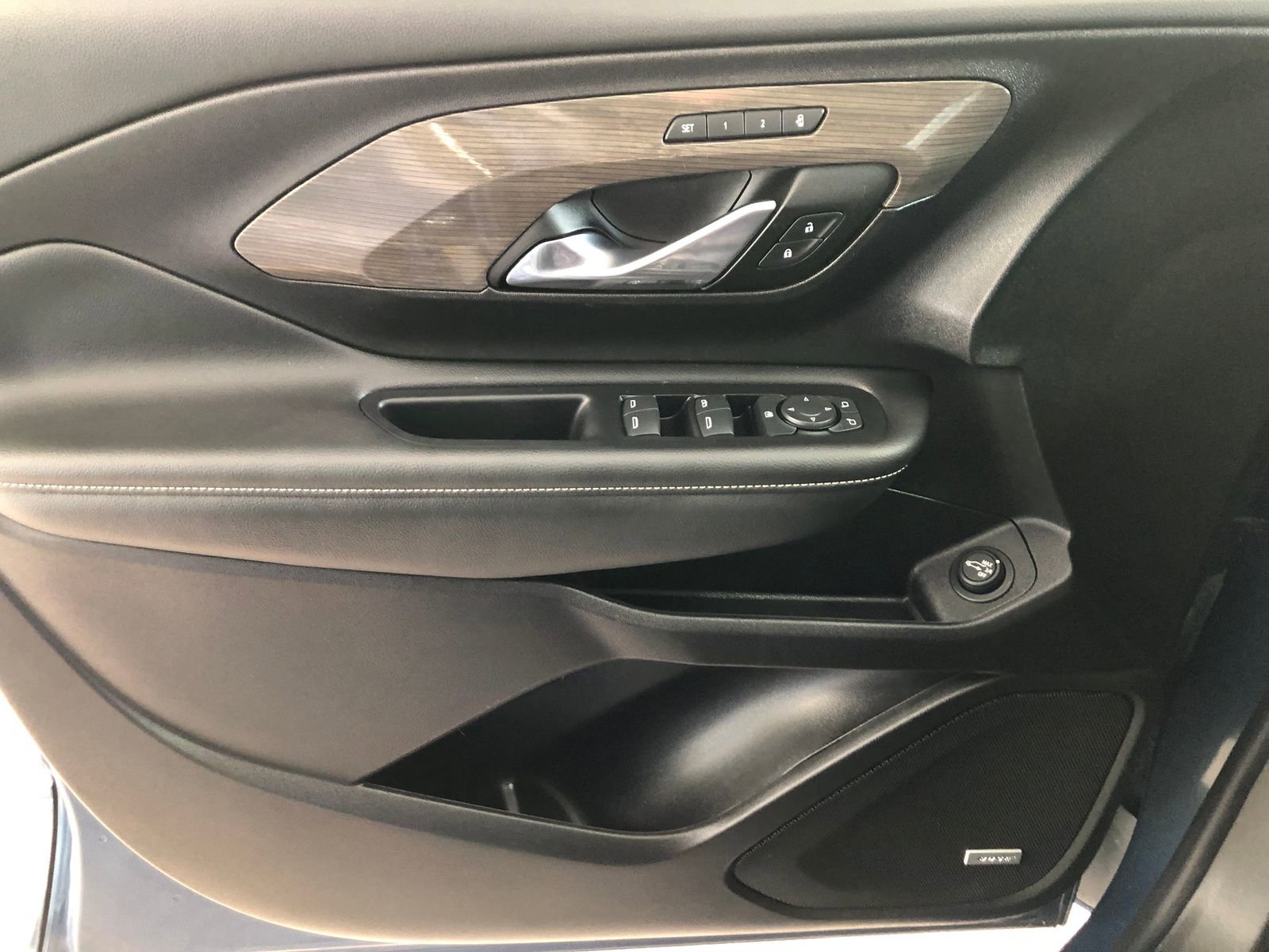 Used 2024 GMC Terrain Denali w/ Denali Premium Package image 39