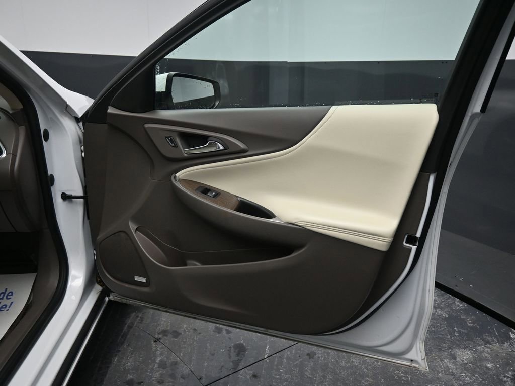 Used 2024 Chevrolet Malibu LT image 19