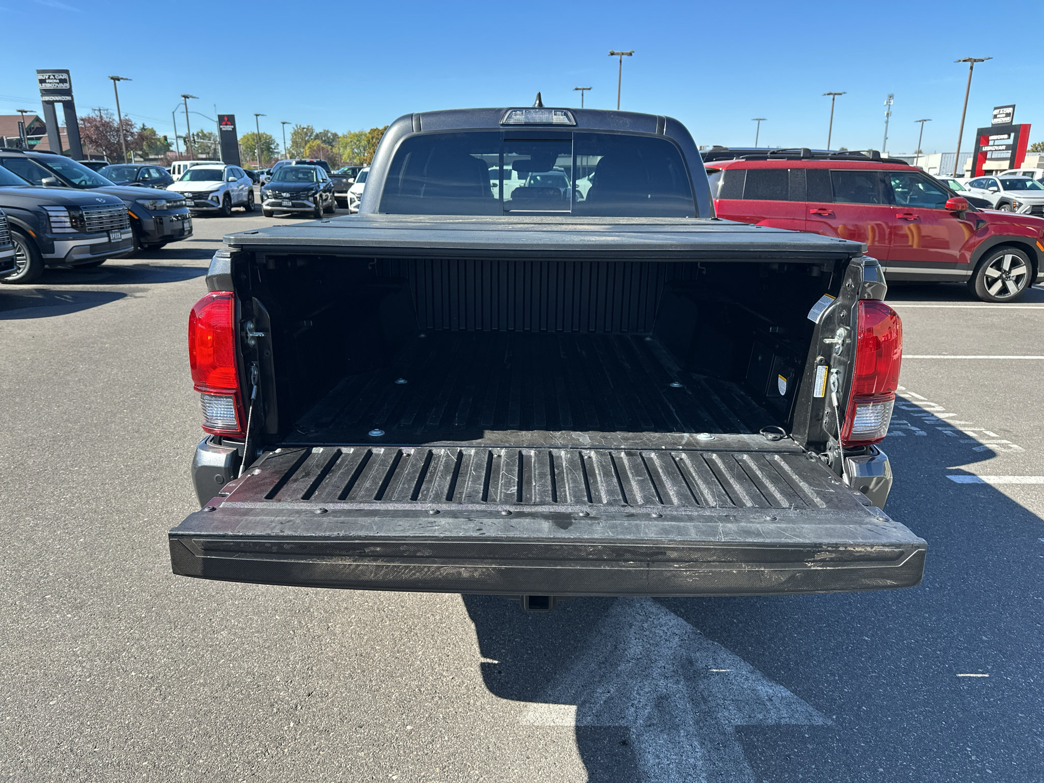 Used 2019 Toyota Tacoma TRD Sport AWD/4WD image 14