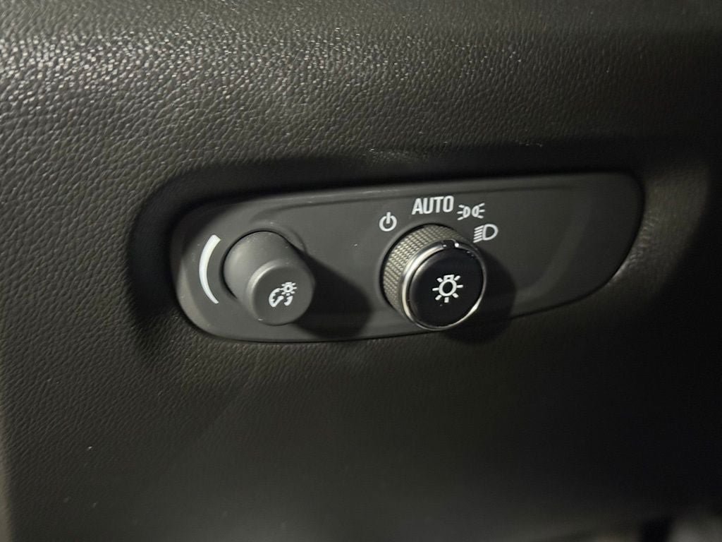 Used 2023 Chevrolet Traverse LT w/ LPO, Cargo Package AWD/4WD image 22