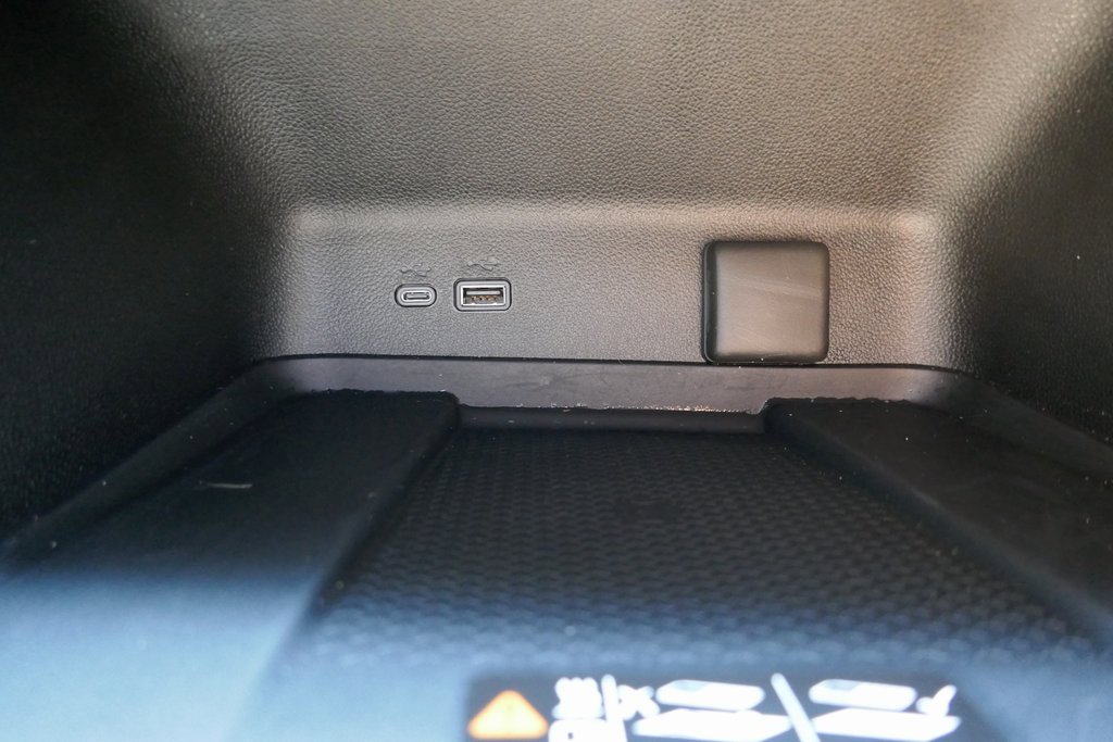 Certified 2025 Chevrolet Traverse RS image 30