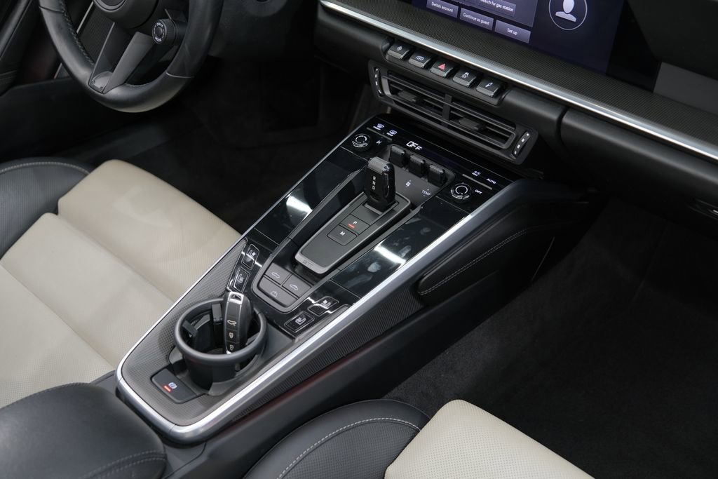 Used 2022 Porsche 911 Turbo image 33