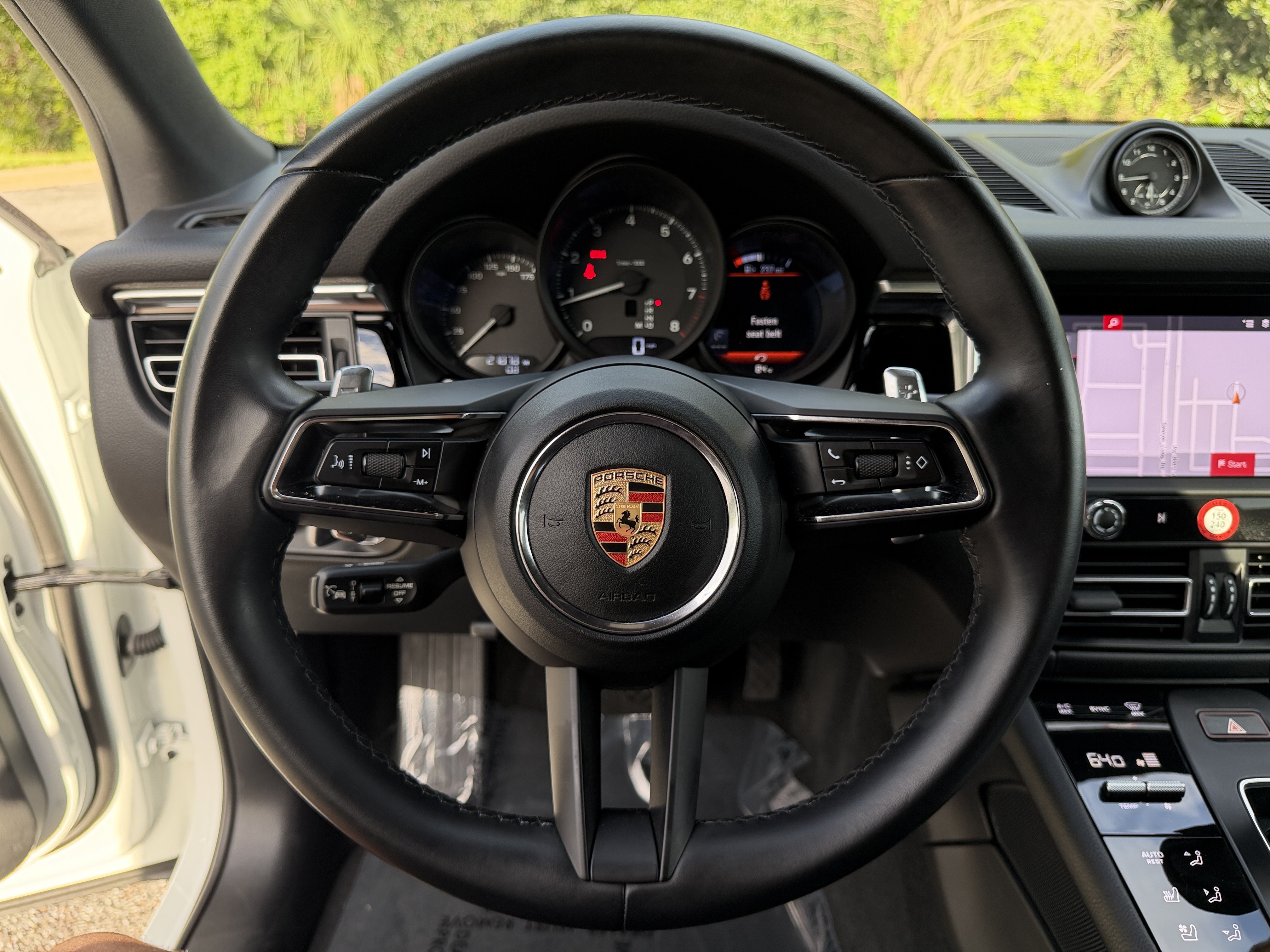 Used 2023 Porsche Macan AWD/4WD image 32