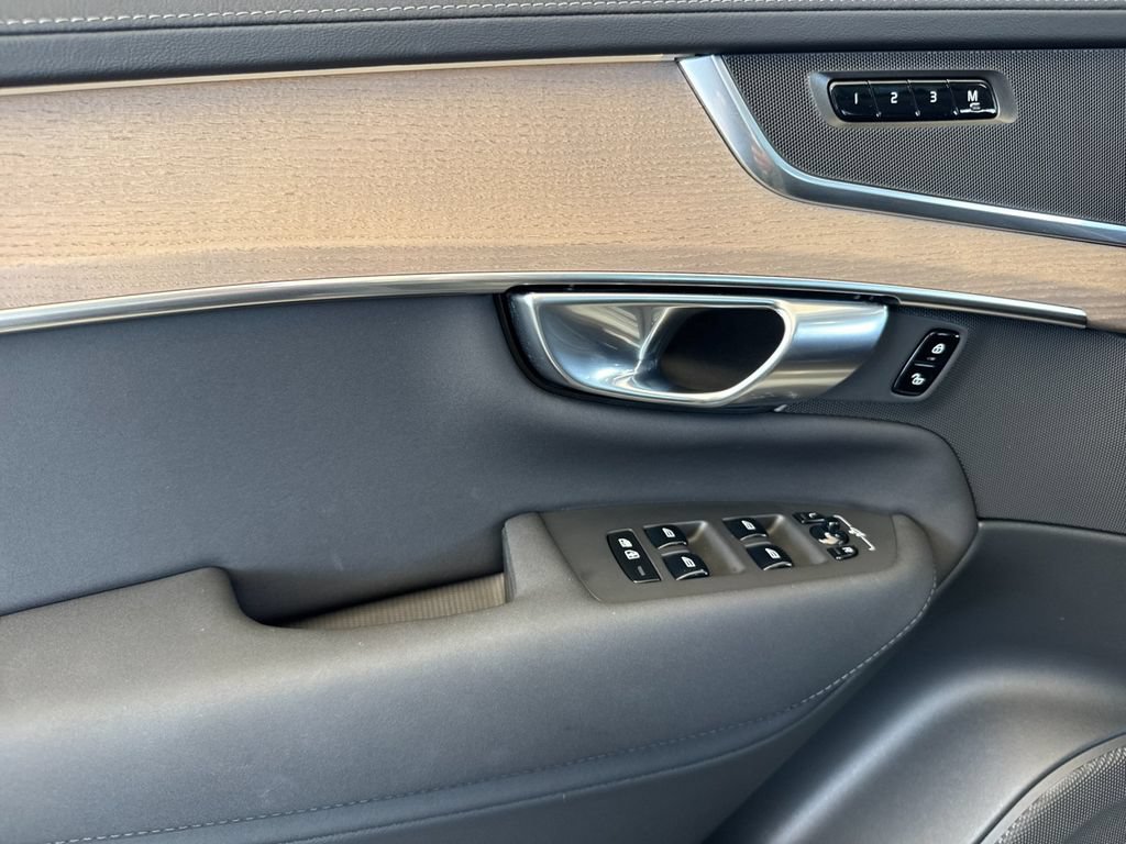 New 2026 Volvo XC90 B5 Core AWD/4WD image 10