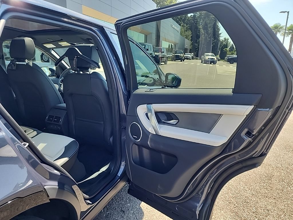 New 2026 Land Rover Discovery Sport Landmark AWD/4WD image 17