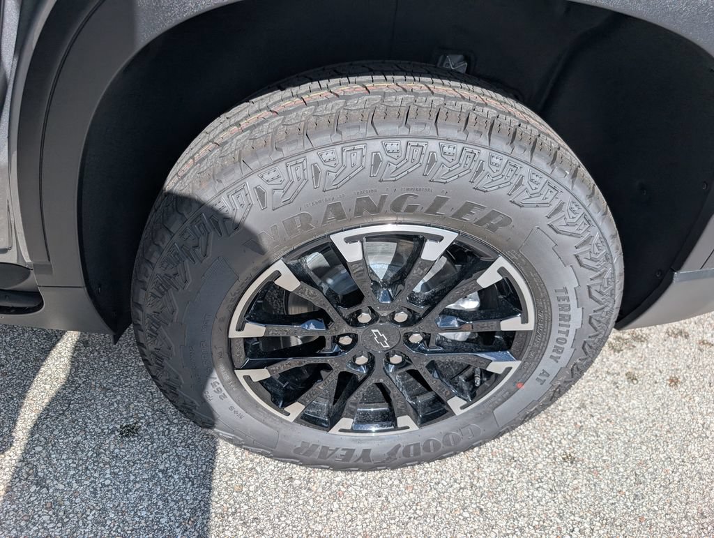 New 2026 Chevrolet Traverse Z71 w/ Enhanced Driving Package AWD/4WD image 11