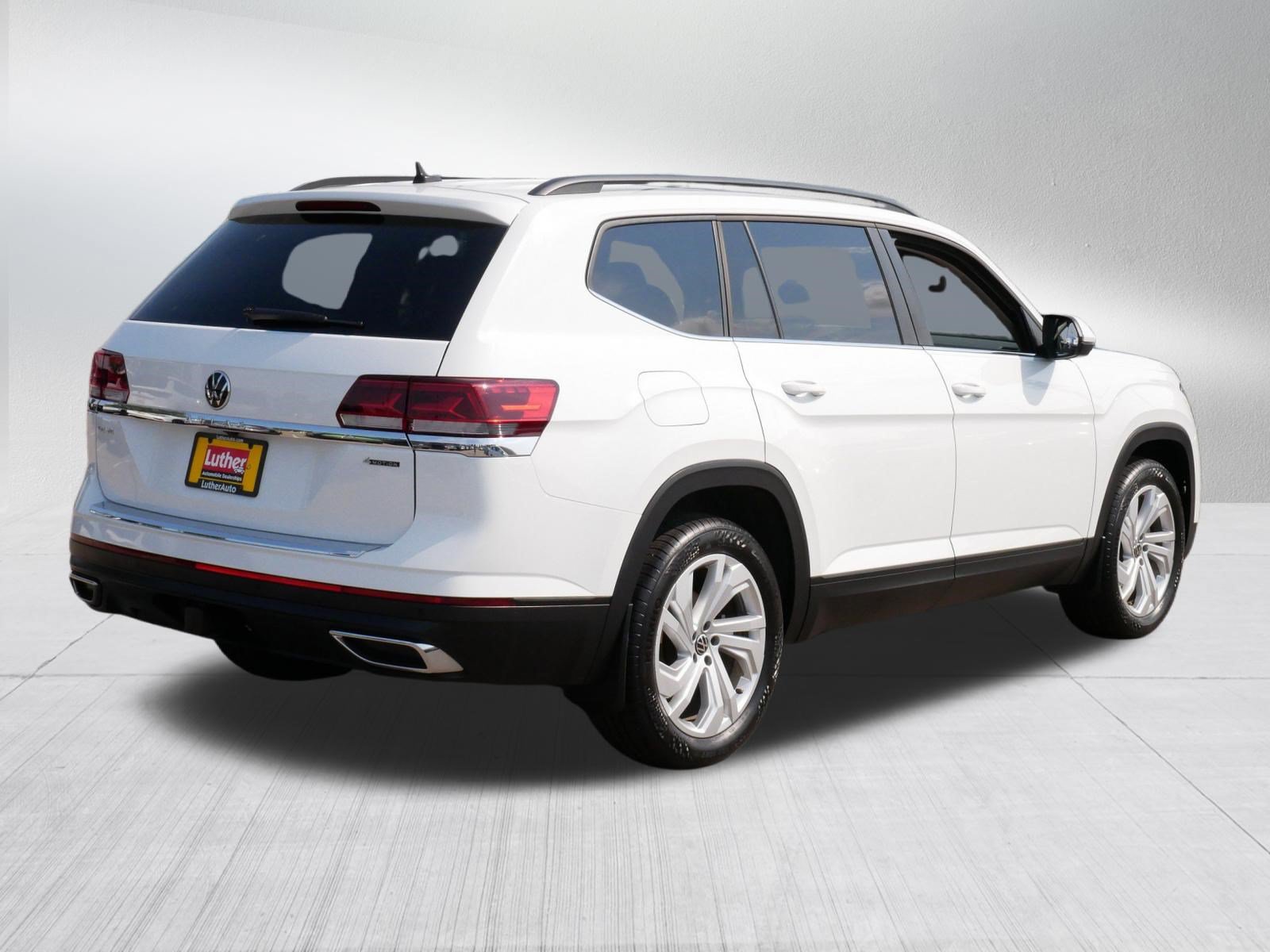 Certified 2023 Volkswagen Atlas SE w/ Panoramic Sunroof Package AWD/4WD image 7