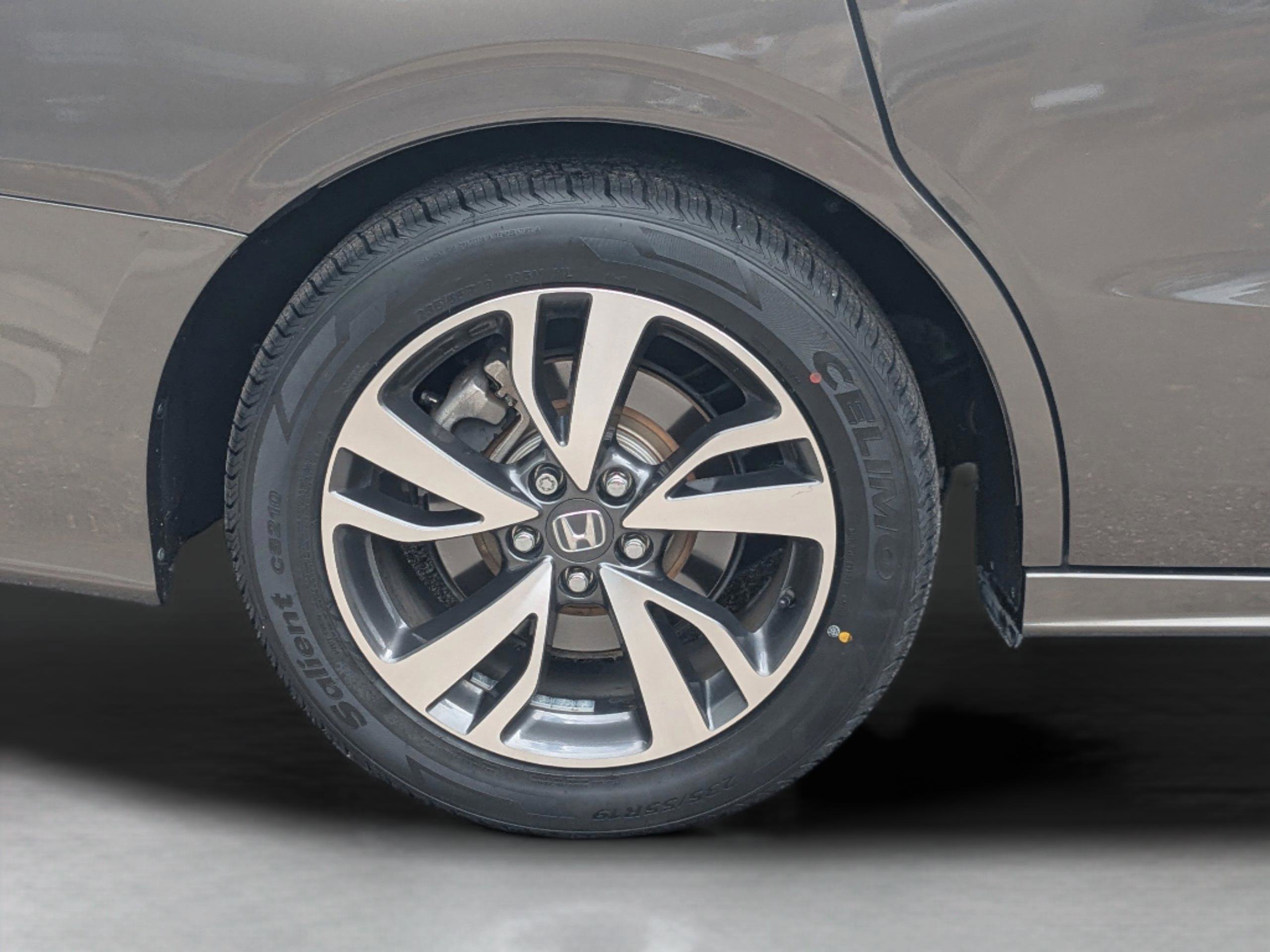 Used 2022 Honda Odyssey Touring image 12