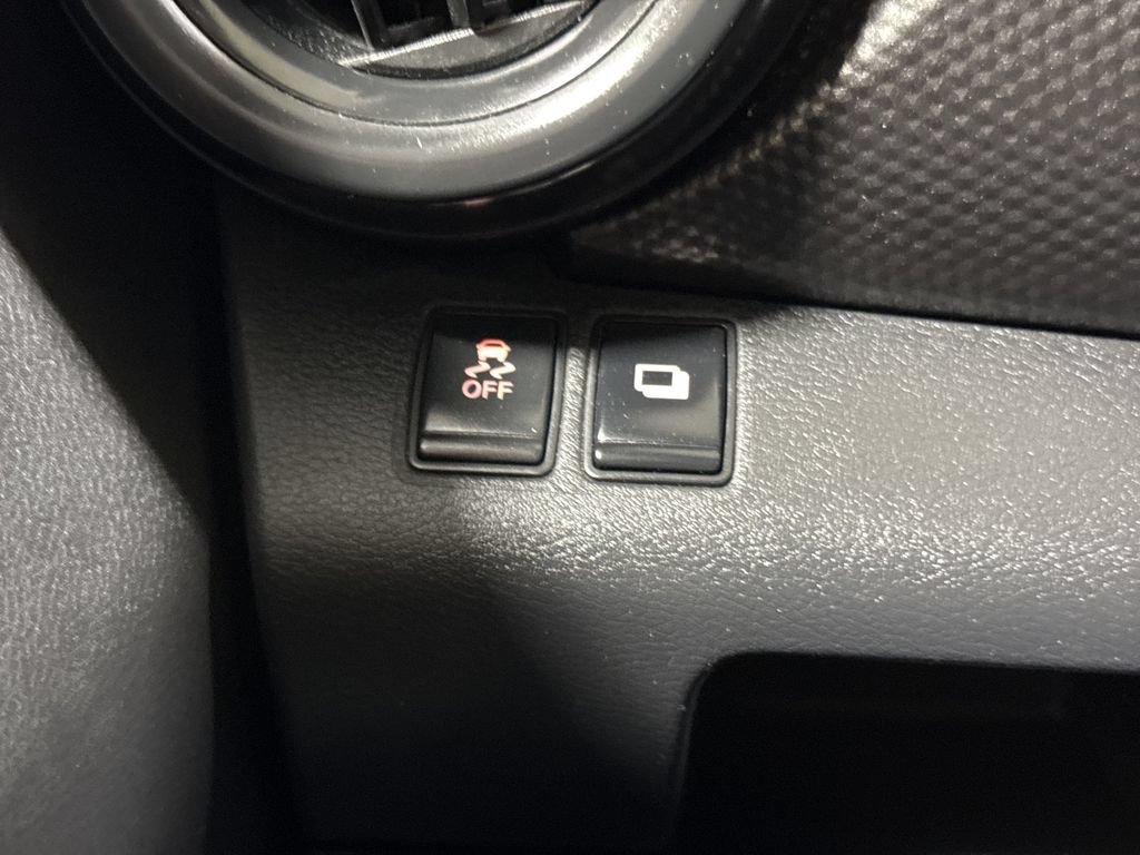 Used 2018 Nissan Kicks S FWD image 18