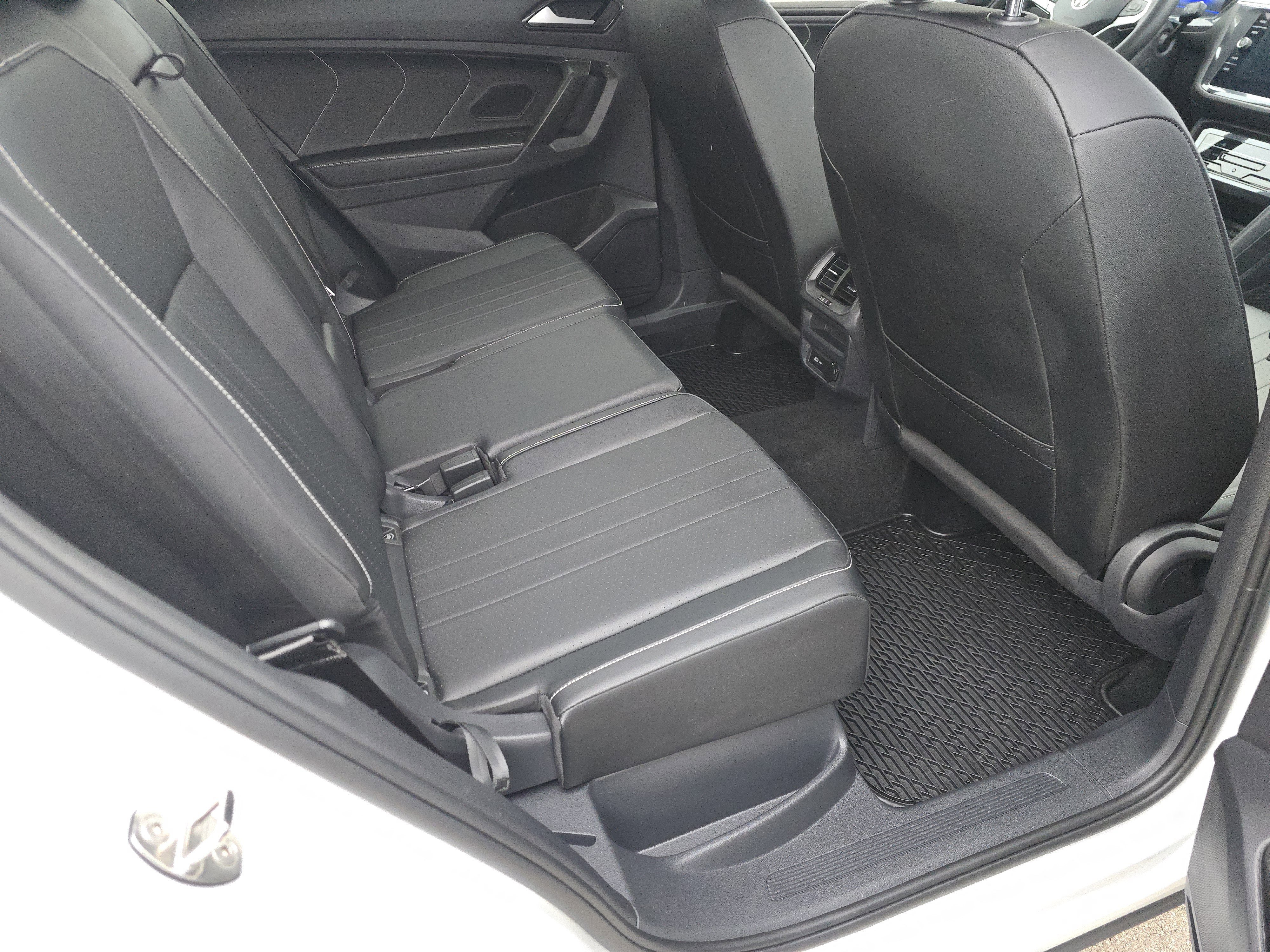 Certified 2023 Volkswagen Tiguan SE image 16