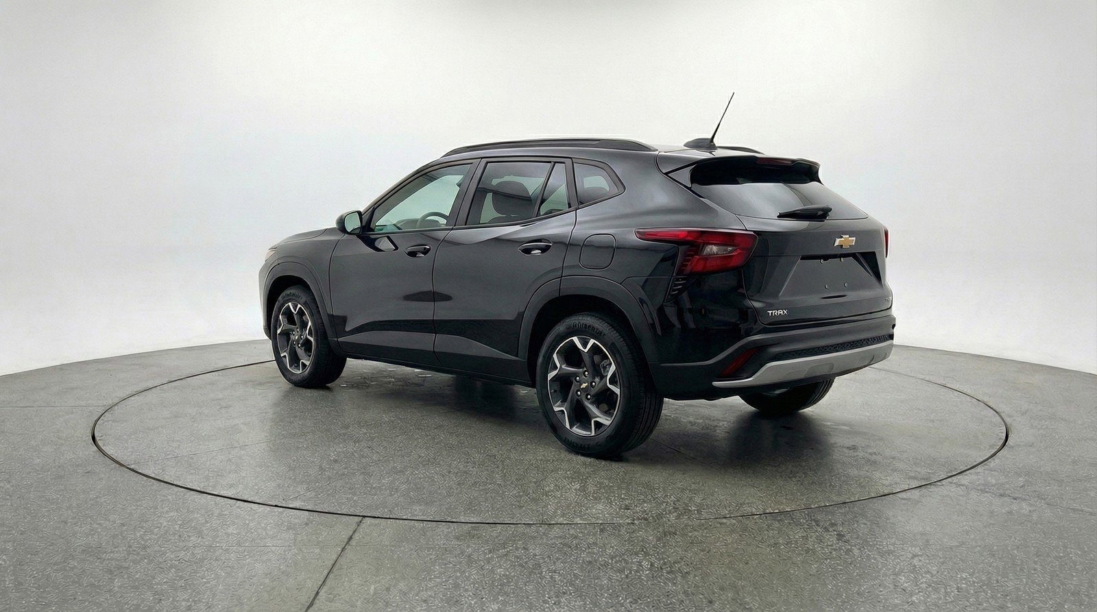 Used 2025 Chevrolet Trax LT w/ LT Convenience Package FWD image 6