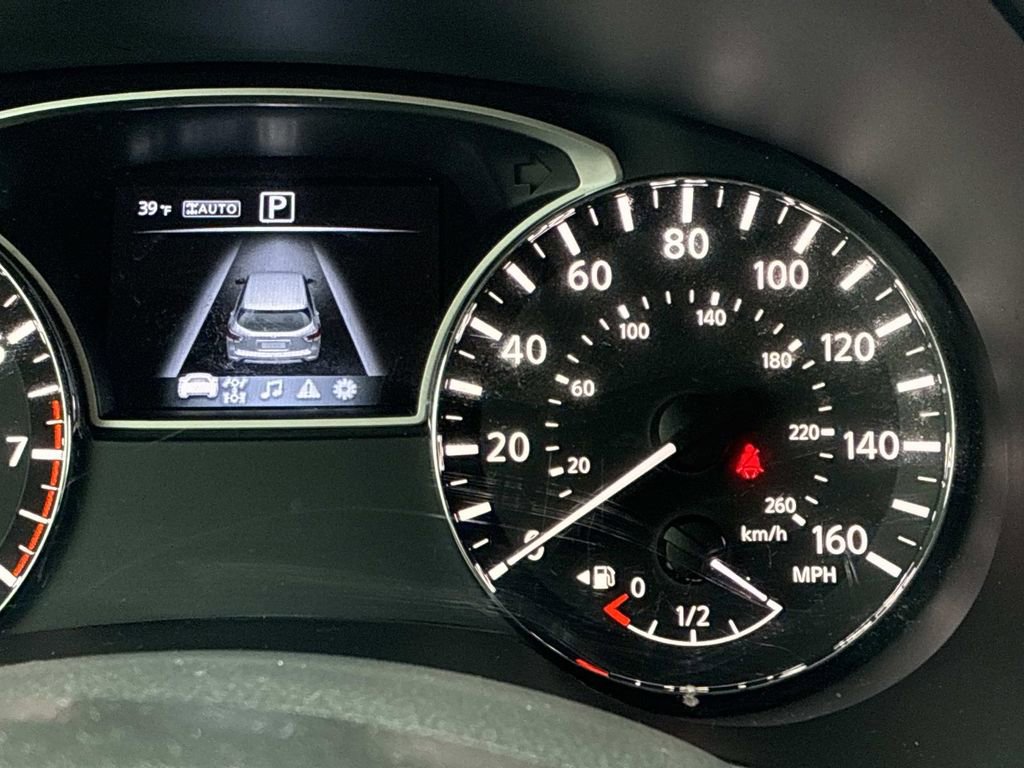 Used 2018 Nissan Pathfinder S image 28