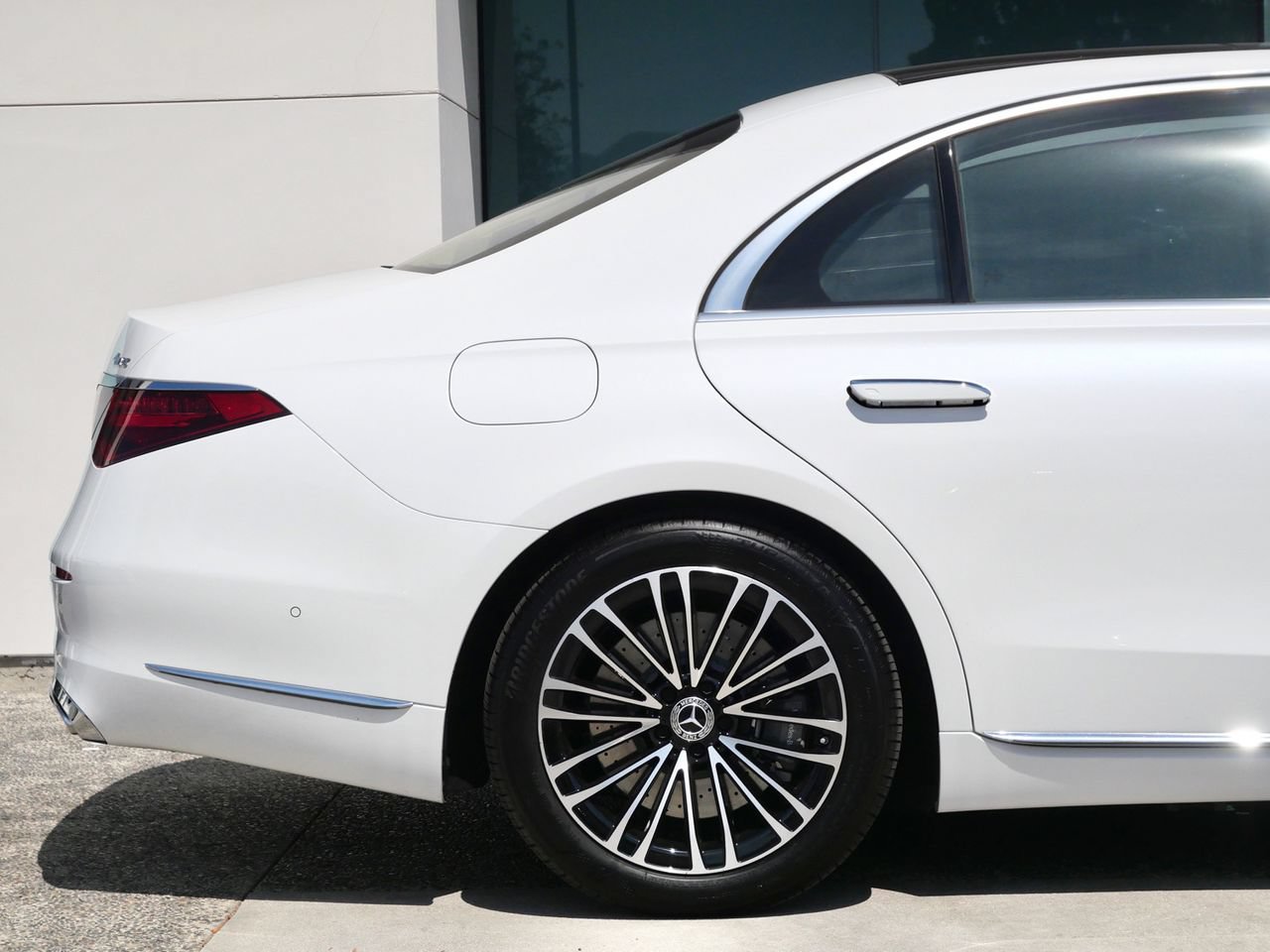 Used 2025 Mercedes-Benz S 580e 4MATIC Sedan image 7