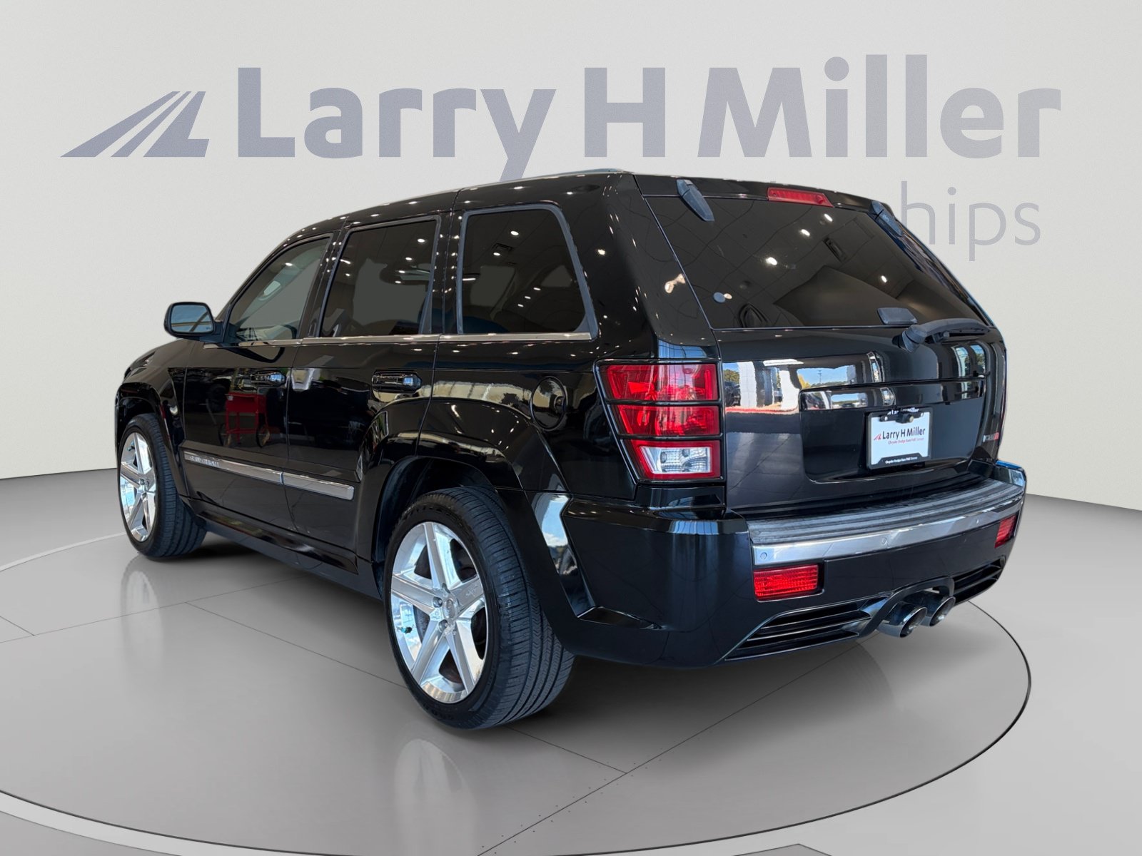 Used 2006 Jeep Grand Cherokee SRT8 w/ SRT Option Group I AWD/4WD image 3