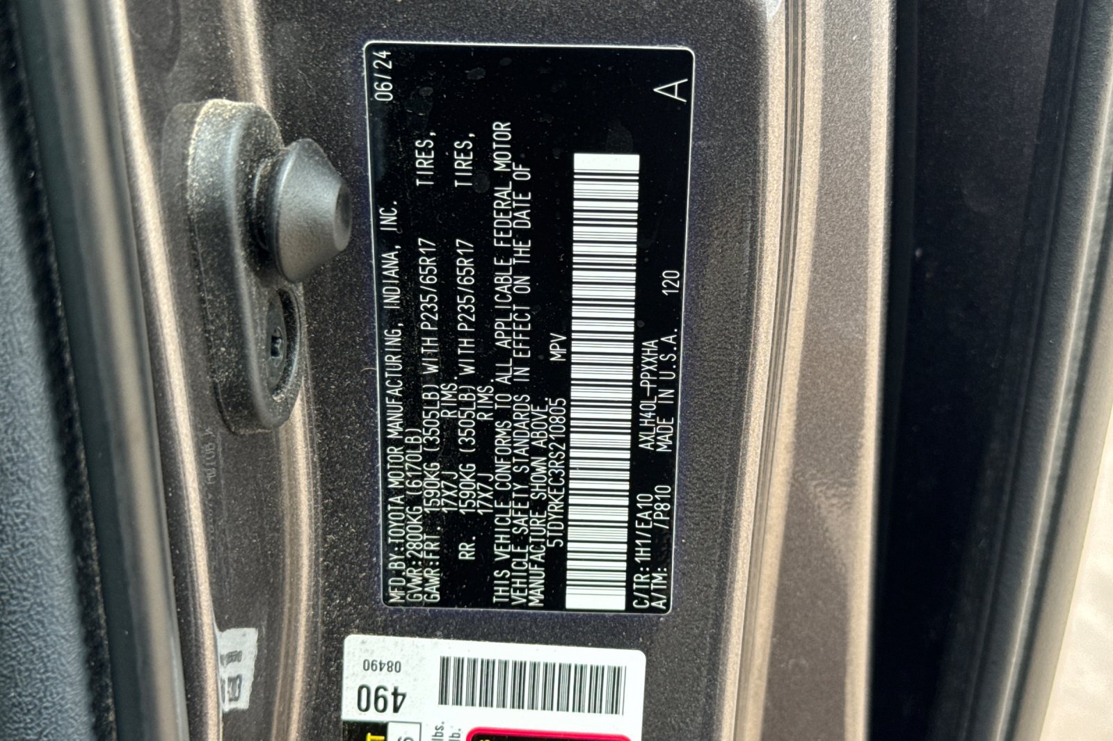 Certified 2024 Toyota Sienna XLE FWD image 36