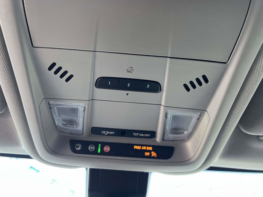 Used 2023 GMC Terrain SLT image 34