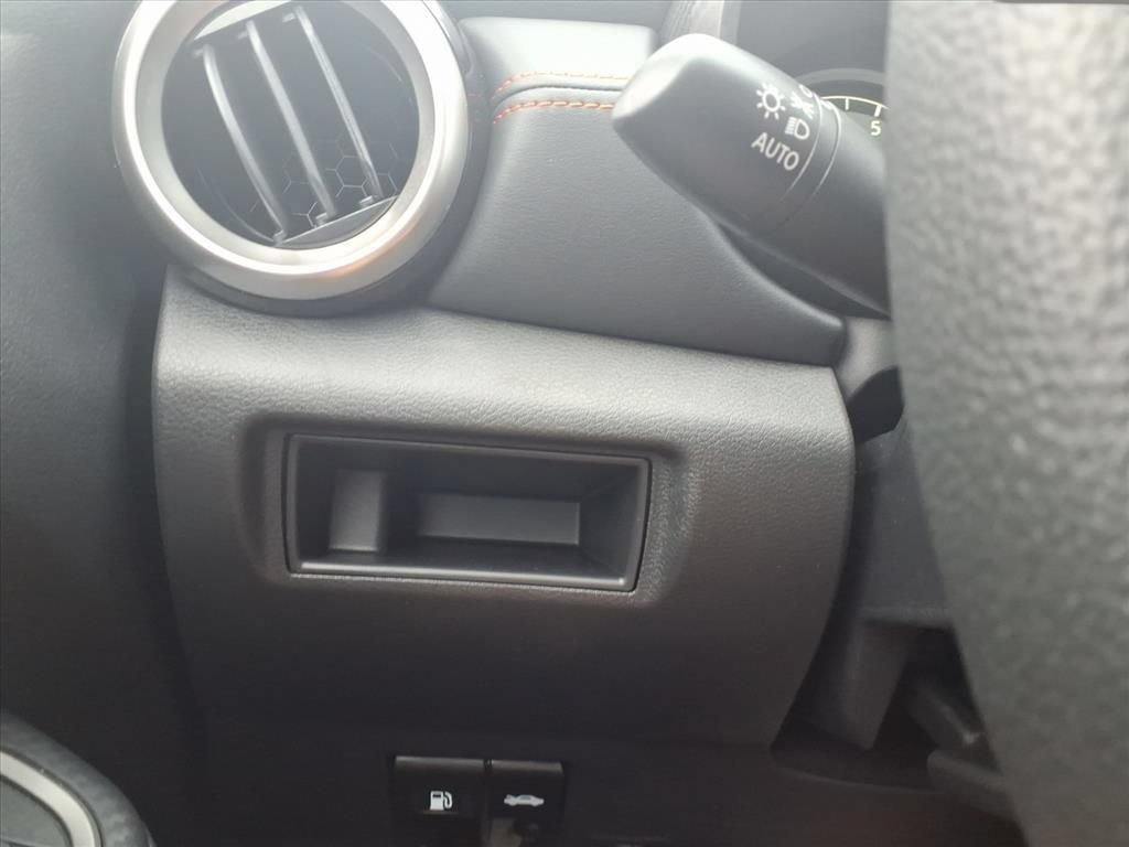 New 2025 Nissan Versa SR w/ Trunk Package FWD image 13