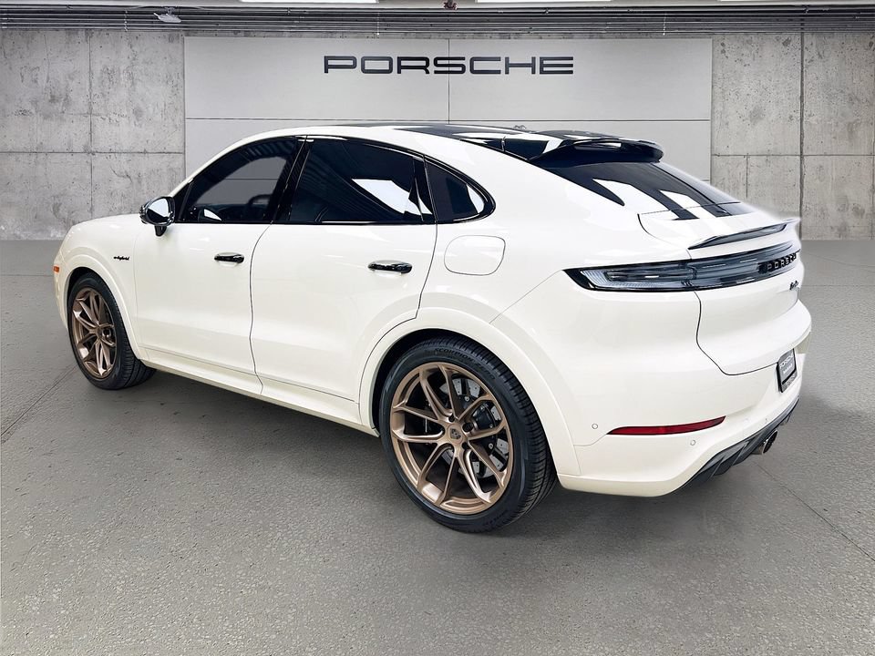 Certified 2026 Porsche Cayenne Turbo AWD/4WD image 3