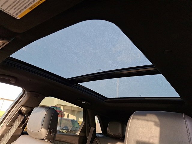 Used 2025 Cadillac XT5 Premium Luxury image 14