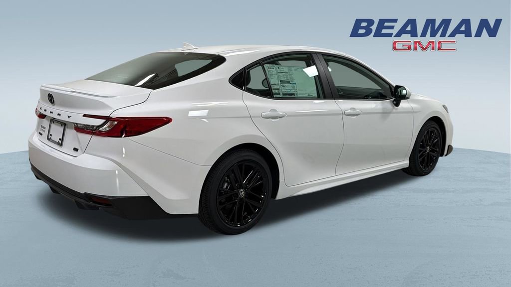 Used 2026 Toyota Camry SE image 5