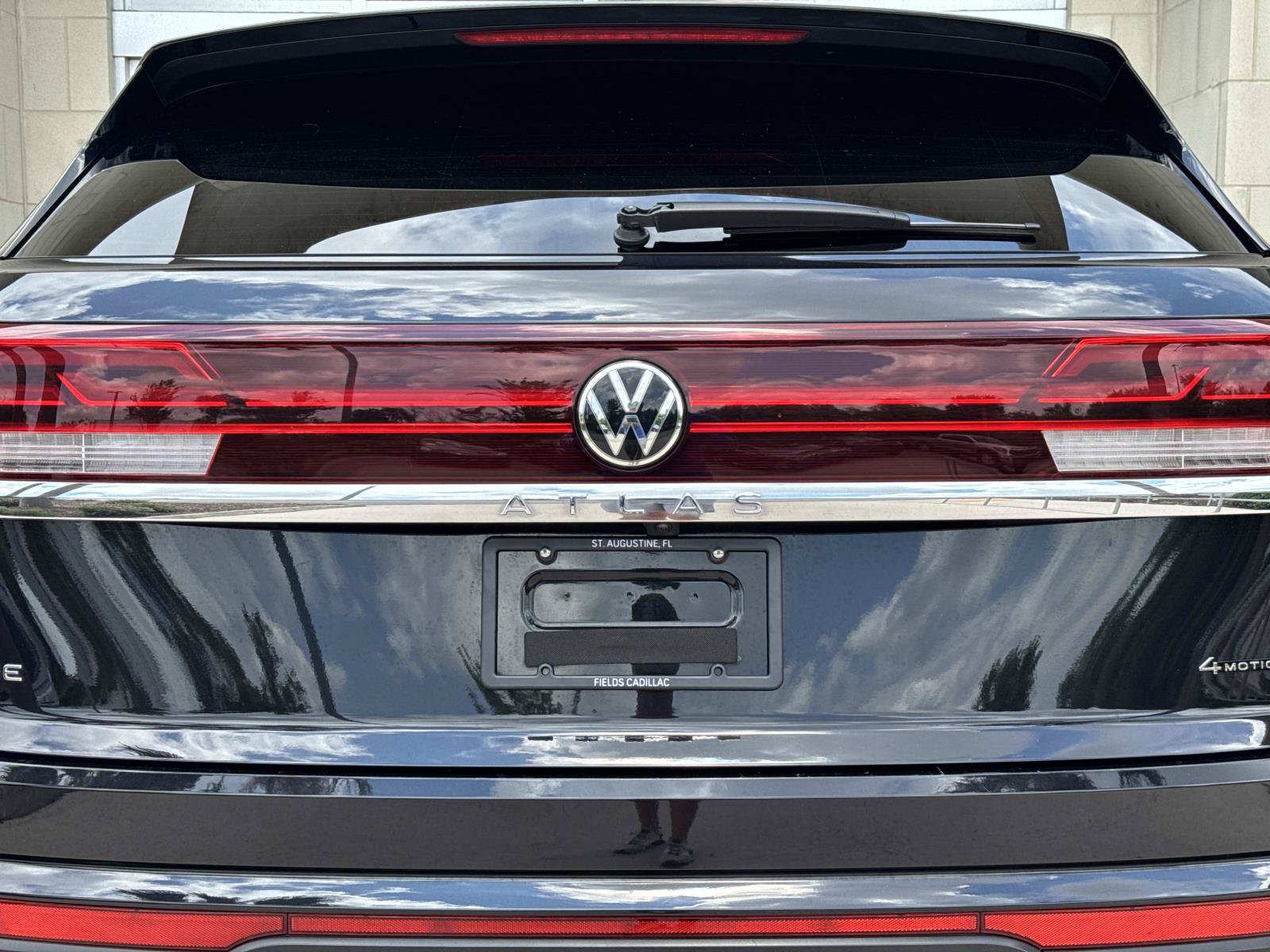 Used 2024 Volkswagen Atlas Cross Sport SE AWD/4WD image 10