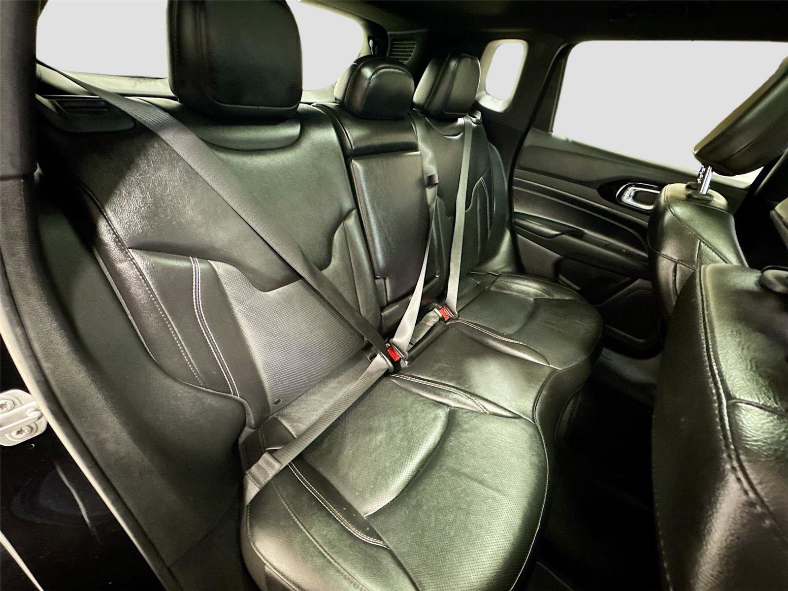 Used 2022 Jeep Compass High Altitude AWD/4WD image 28