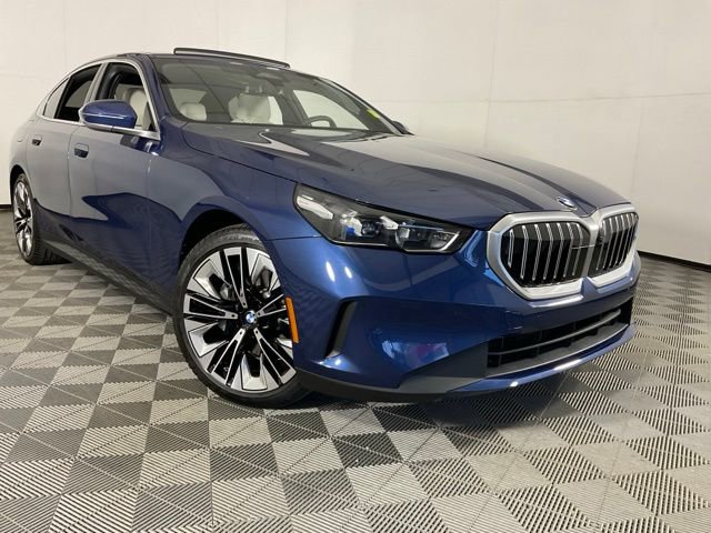 Certified 2024 BMW 530i xDrive w/ Premium Package image 46