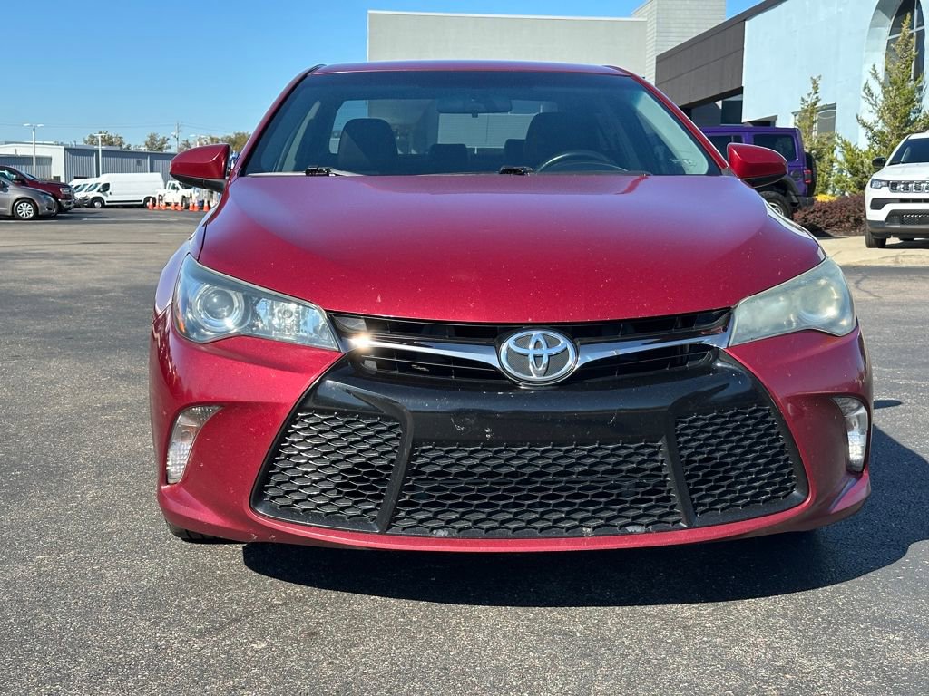 Used 2015 Toyota Camry SE image 2