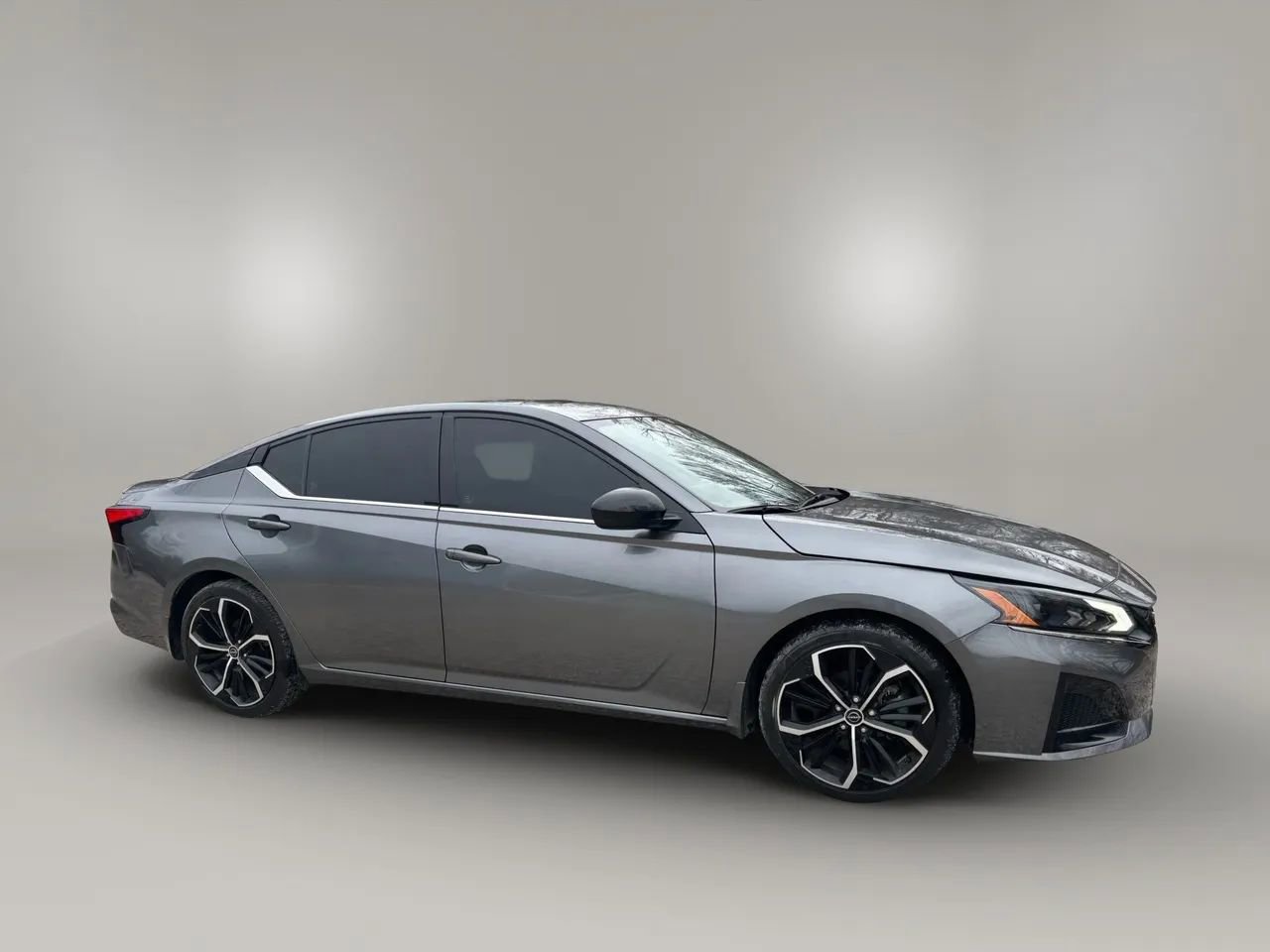 Used 2023 Nissan Altima 2.5 SR w/ SR Premium Package image 12