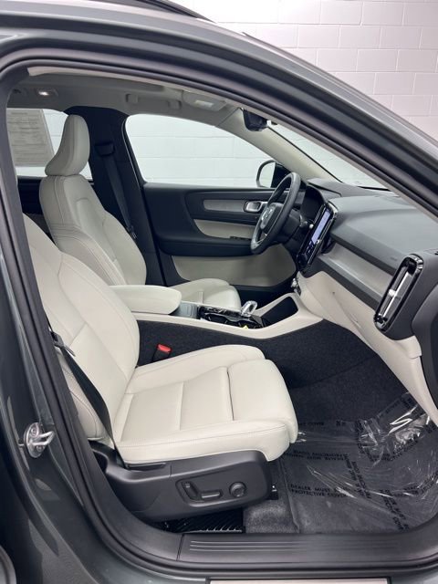 Used 2026 Volvo XC40 B5 Ultra w/ Protection Package Premier AWD/4WD image 22