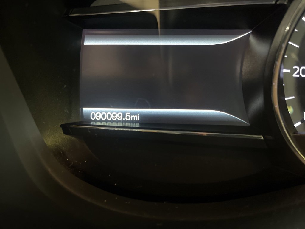 Used 2018 Ford Explorer XLT w/ Equipment Group 202A image 2