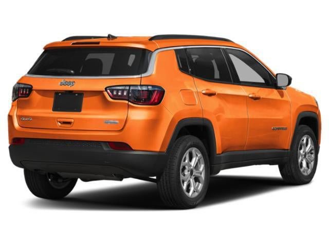 Used 2026 Jeep Compass Latitude AWD/4WD image 3