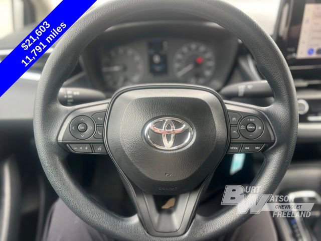 Used 2025 Toyota Corolla LE image 12
