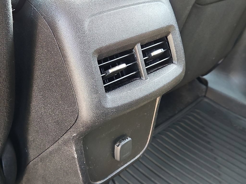 Used 2018 Chevrolet Equinox LT FWD image 11