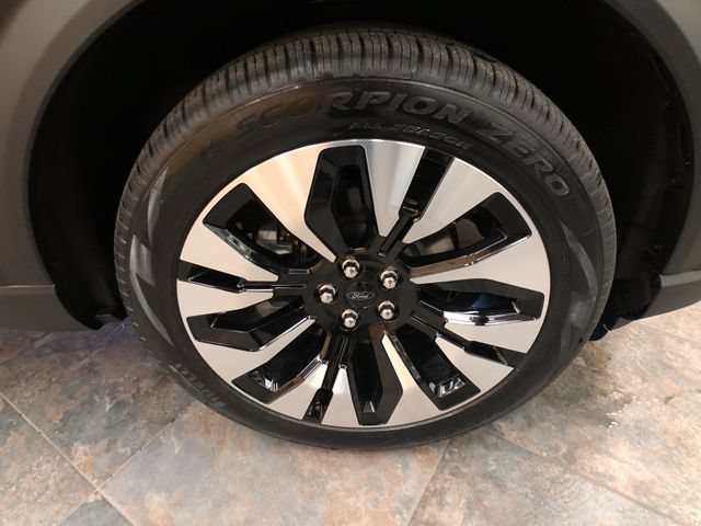 New 2026 Ford Explorer Platinum w/ LUX Leather Package AWD/4WD image 9