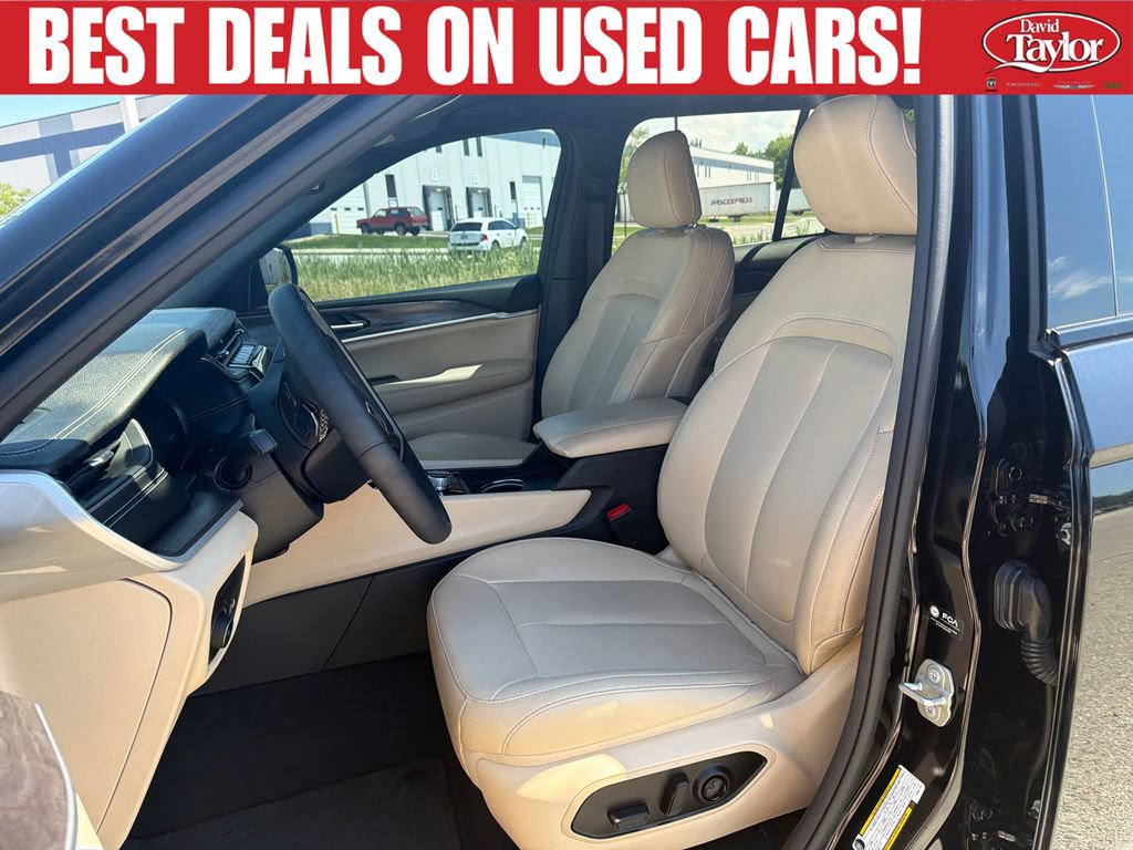 Used 2023 Jeep Grand Cherokee Limited AWD/4WD image 11