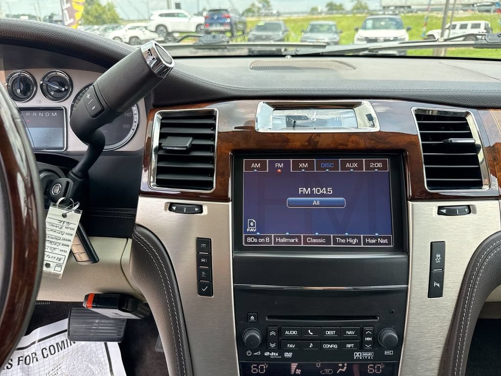 Used 2014 Cadillac Escalade Platinum AWD/4WD image 21