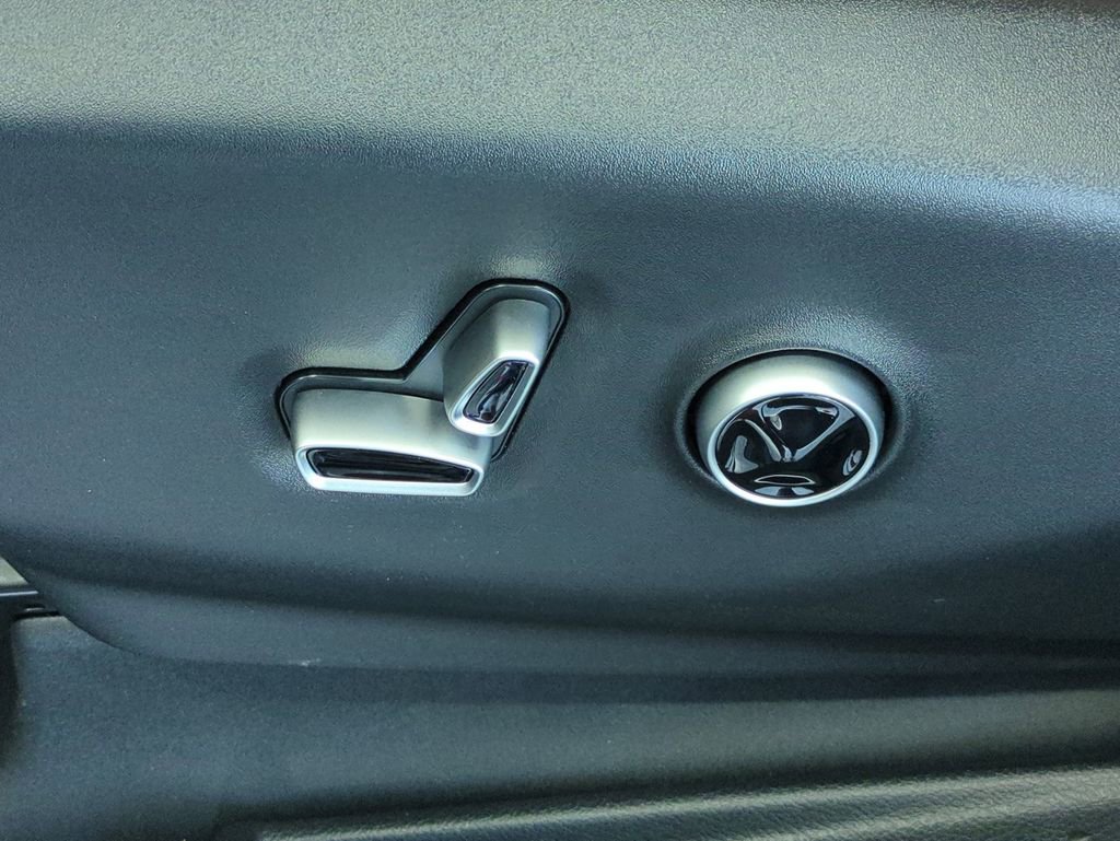 New 2026 Chrysler Pacifica Pinnacle w/ Trailer Tow Group image 21